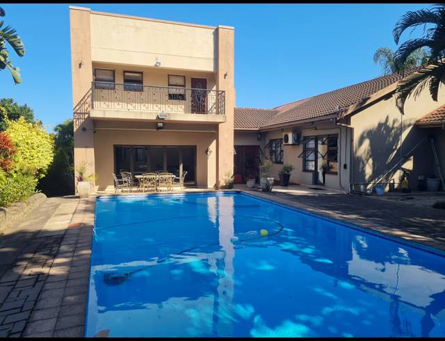 4 BEDROOM FREESTANDING FOR SALE IN VELD EN VLEI